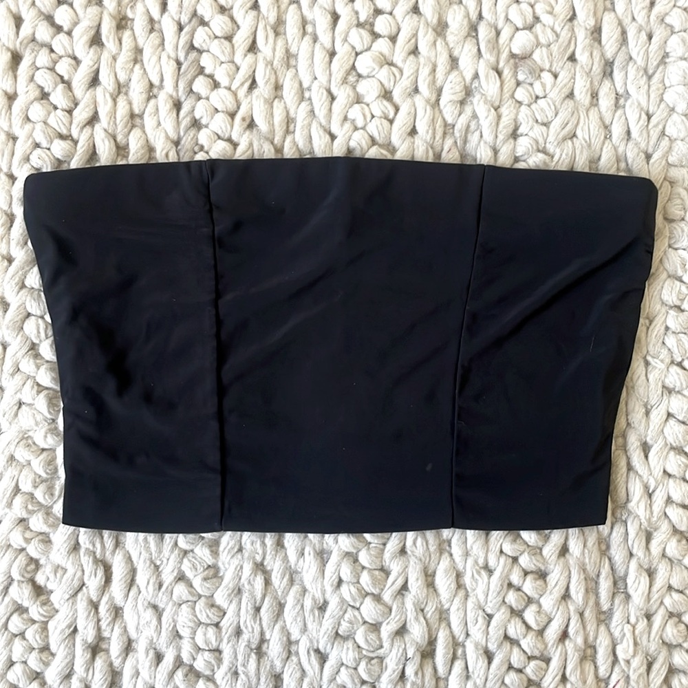 Pretty Little Thing Black Cropped Tube Top - Size: US 8